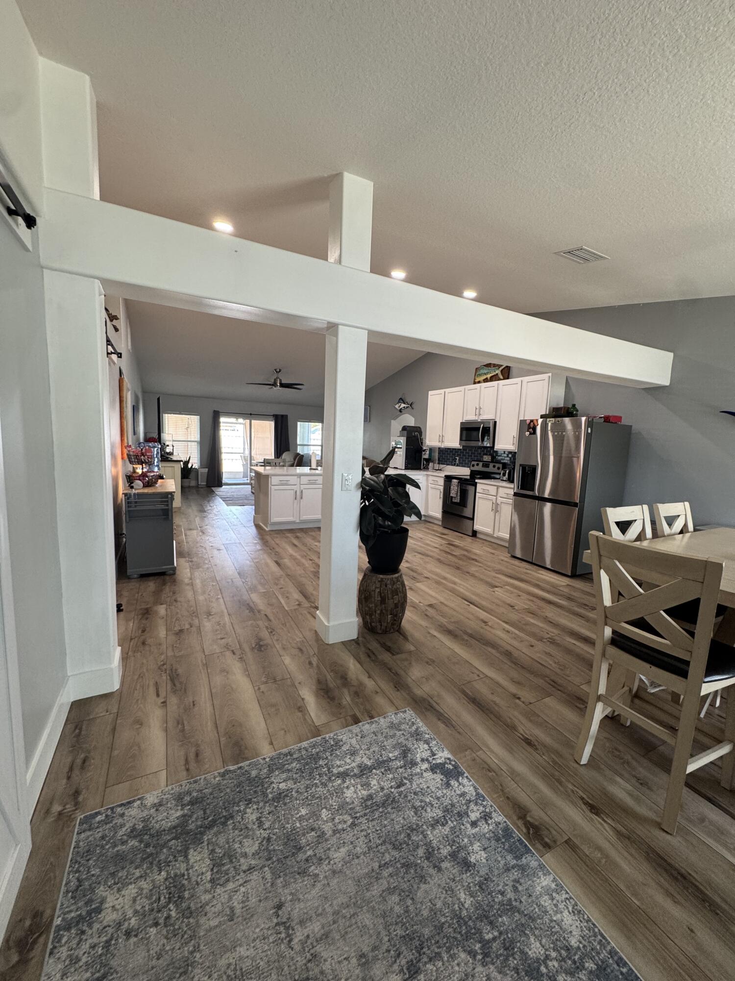 4660 SW Flintstone Drive