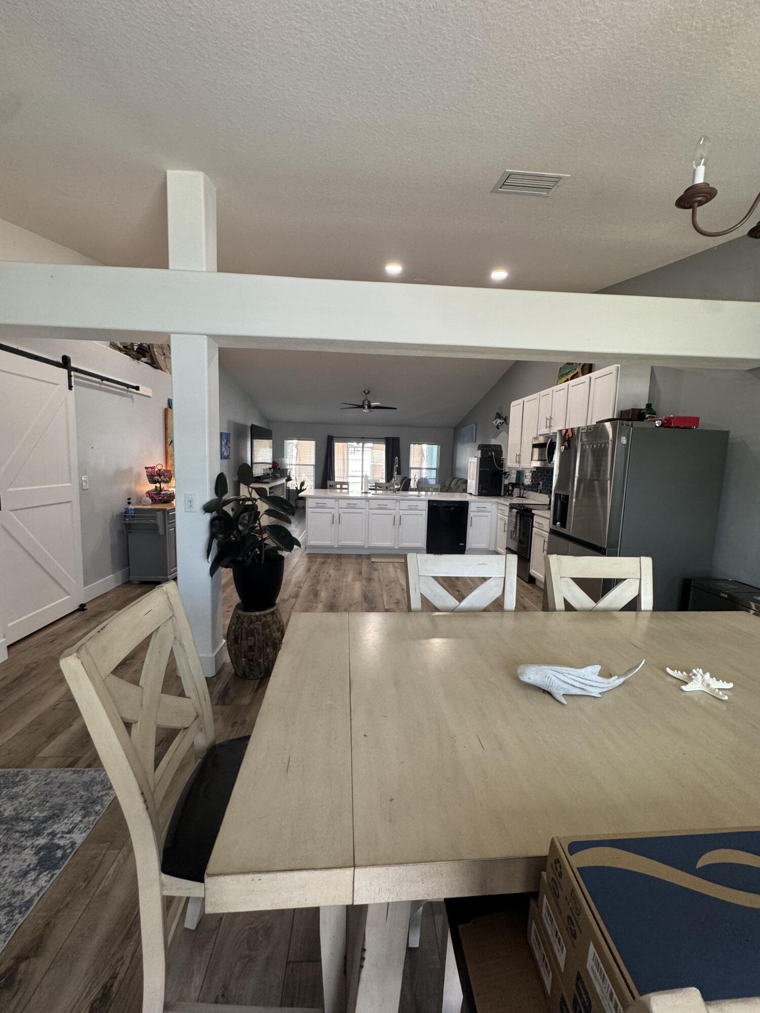 4660 SW Flintstone Drive