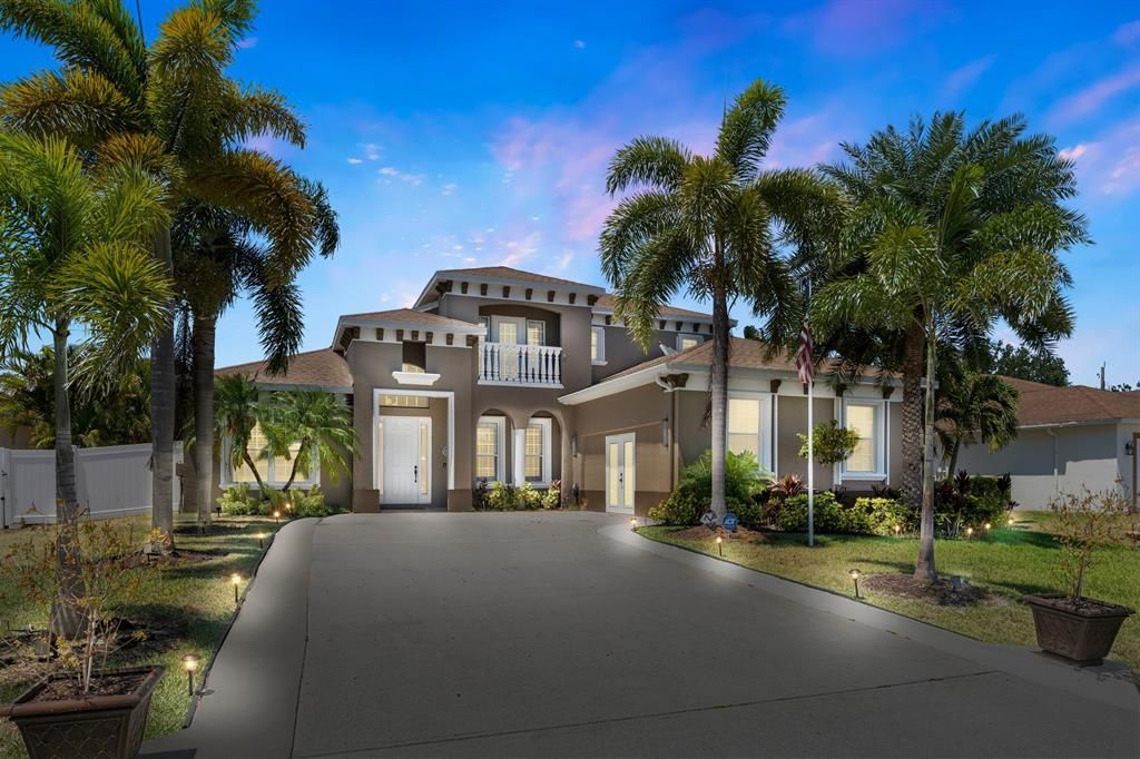 Photo of 833 SW Haas Avenue, Port Saint Lucie, FL 34953 (MLS # R10727669)