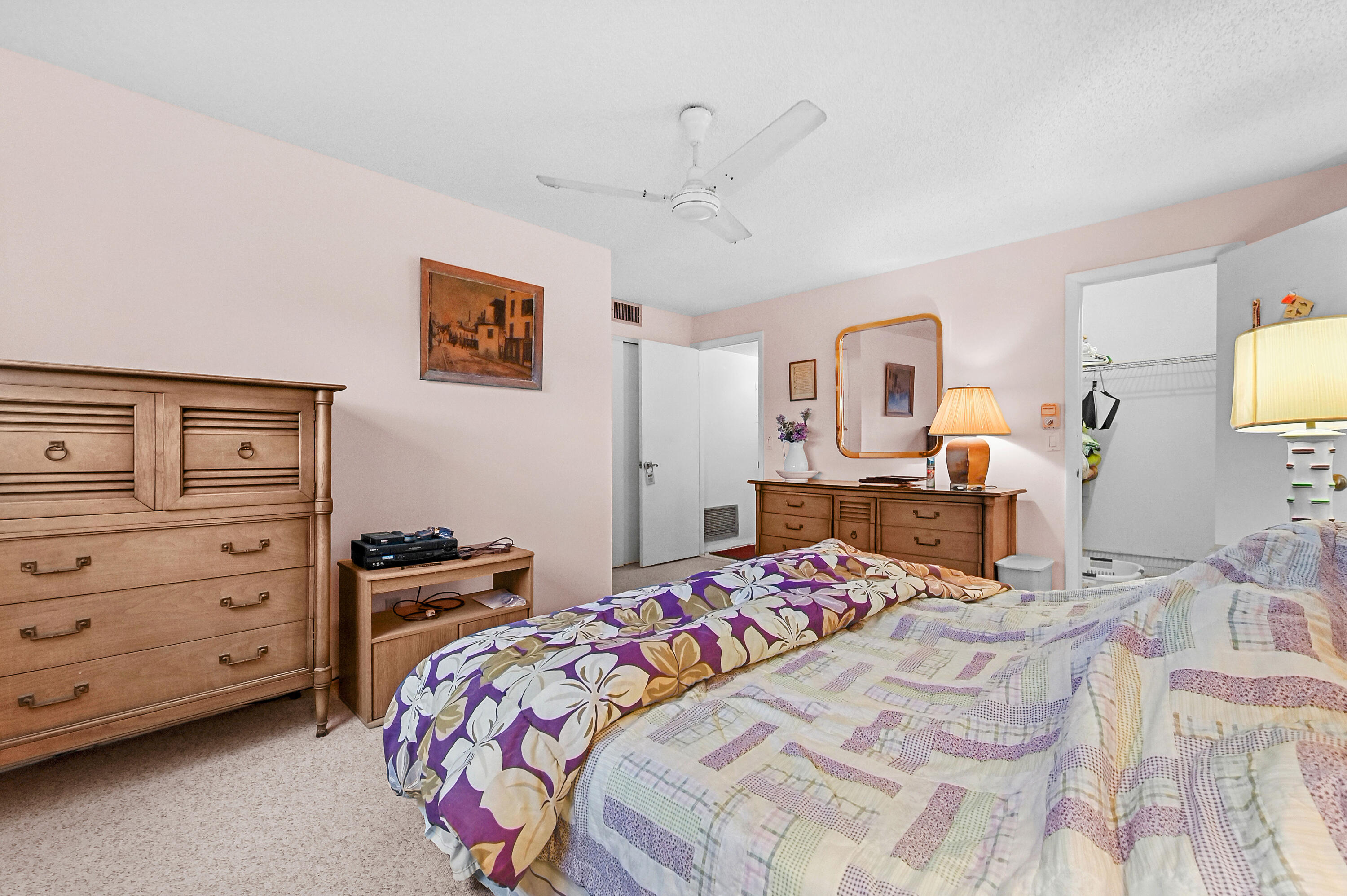 VILLAGE ROYALE GREENWOOD - Residential
