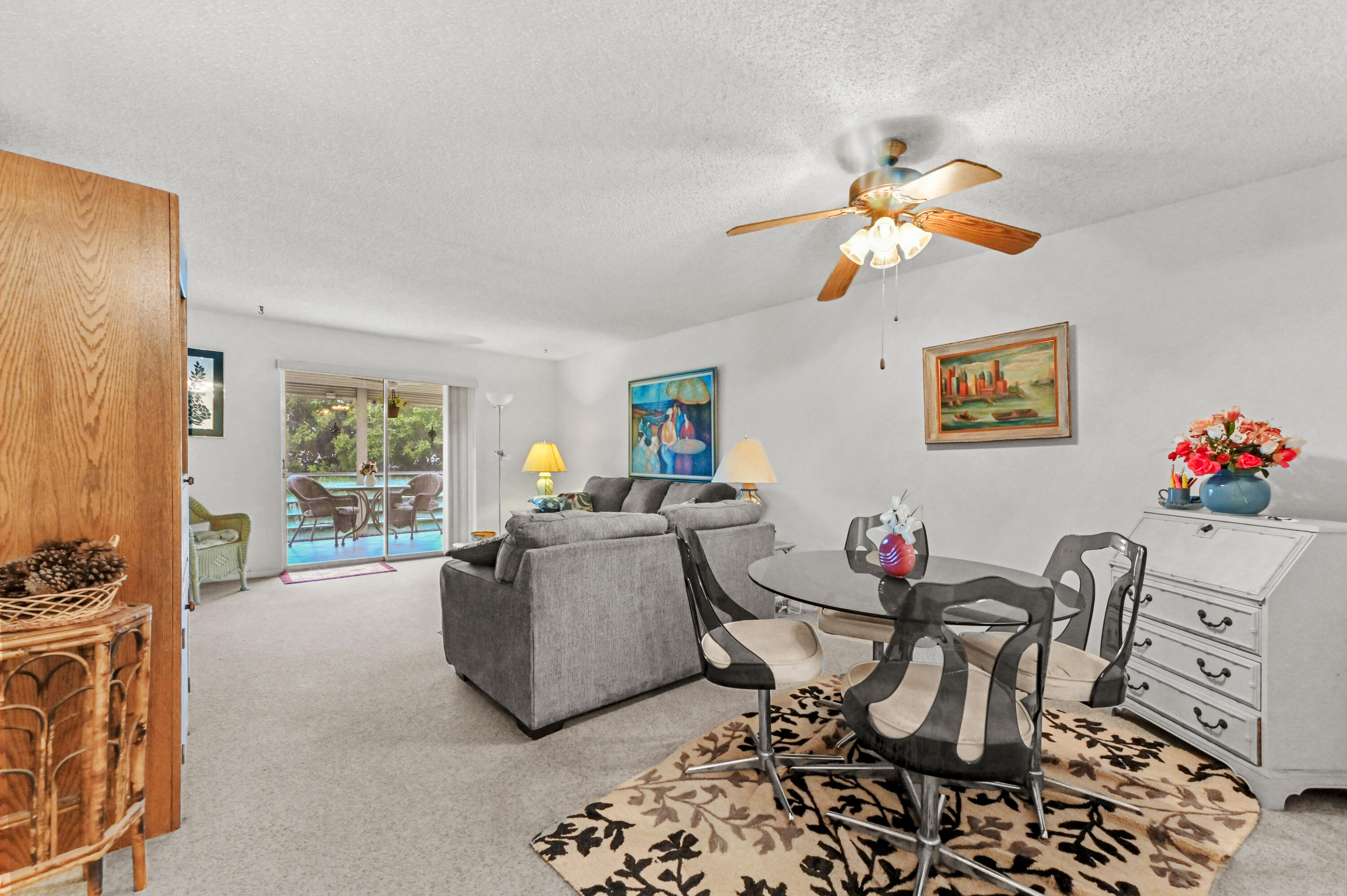VILLAGE ROYALE GREENWOOD - Residential