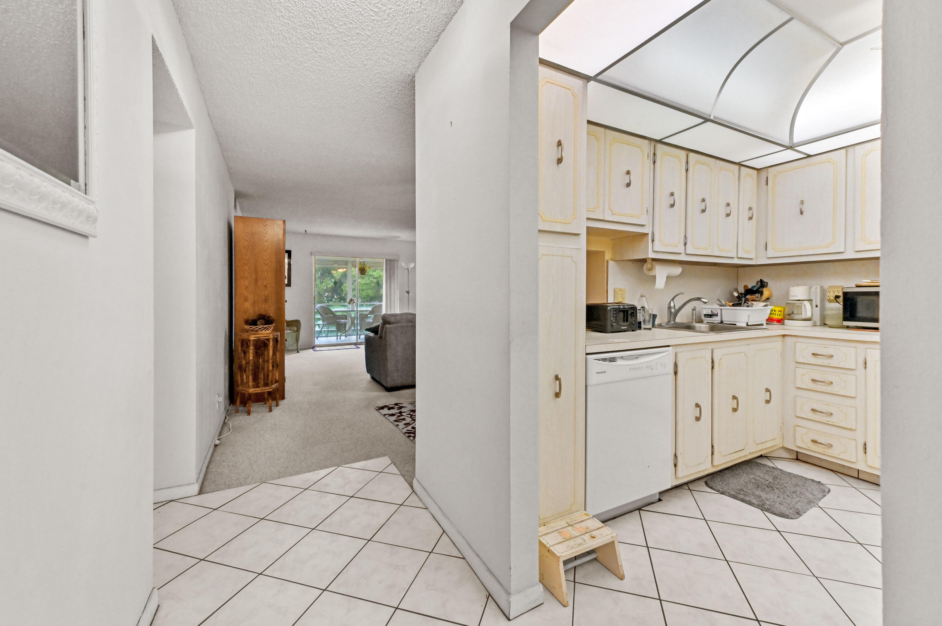 VILLAGE ROYALE GREENWOOD - Residential
