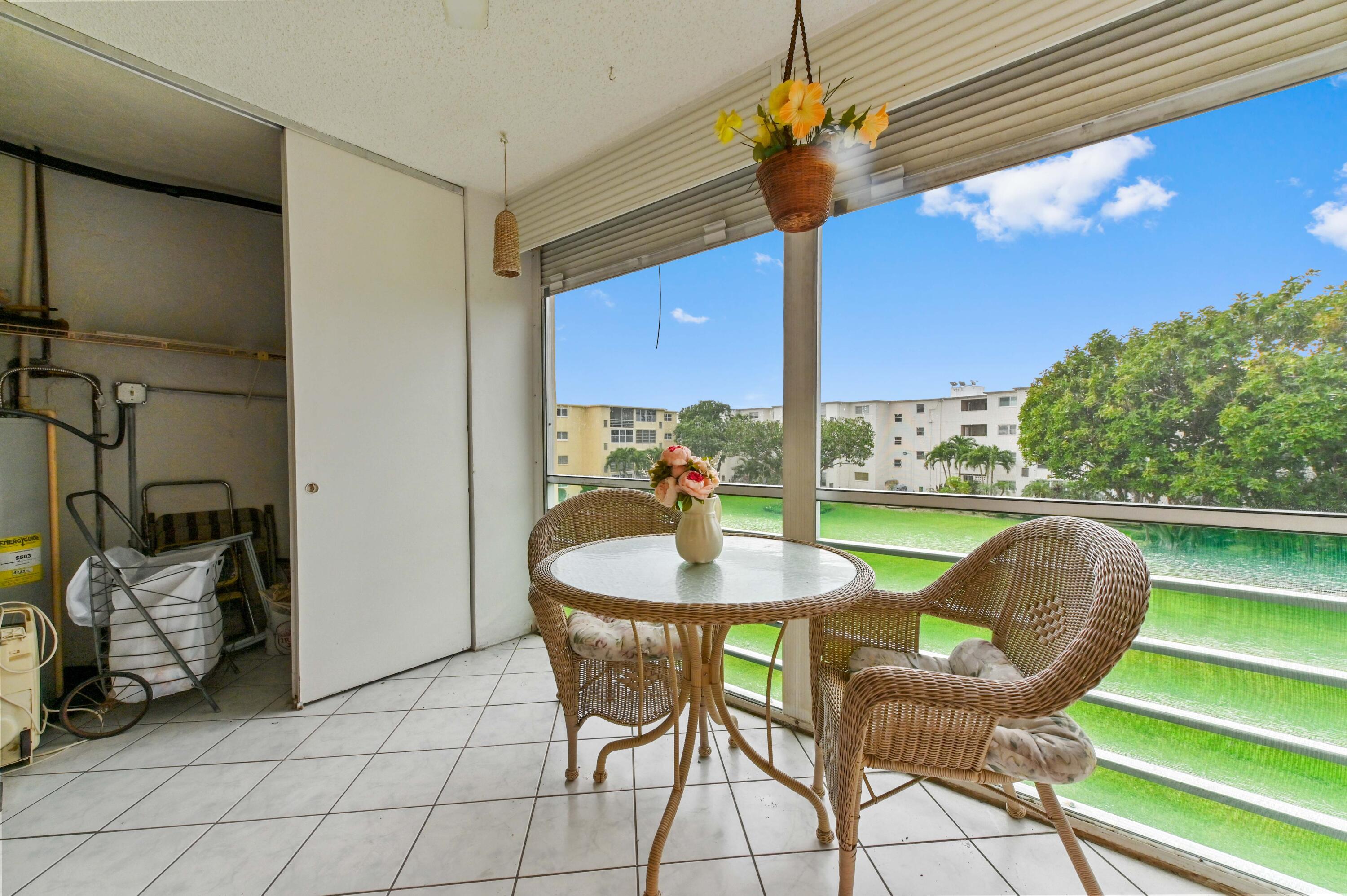 VILLAGE ROYALE GREENWOOD - Residential