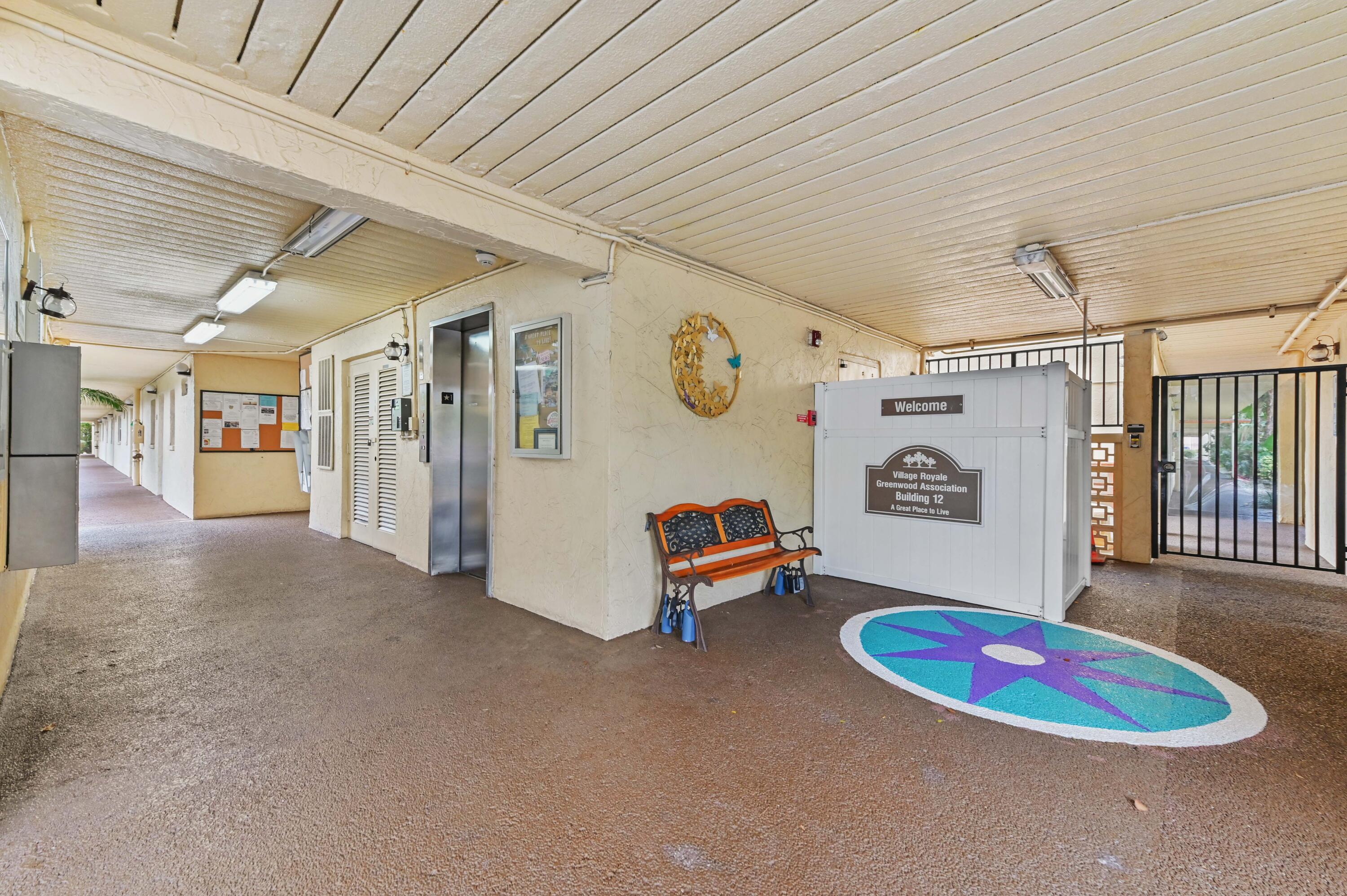 VILLAGE ROYALE GREENWOOD - Residential