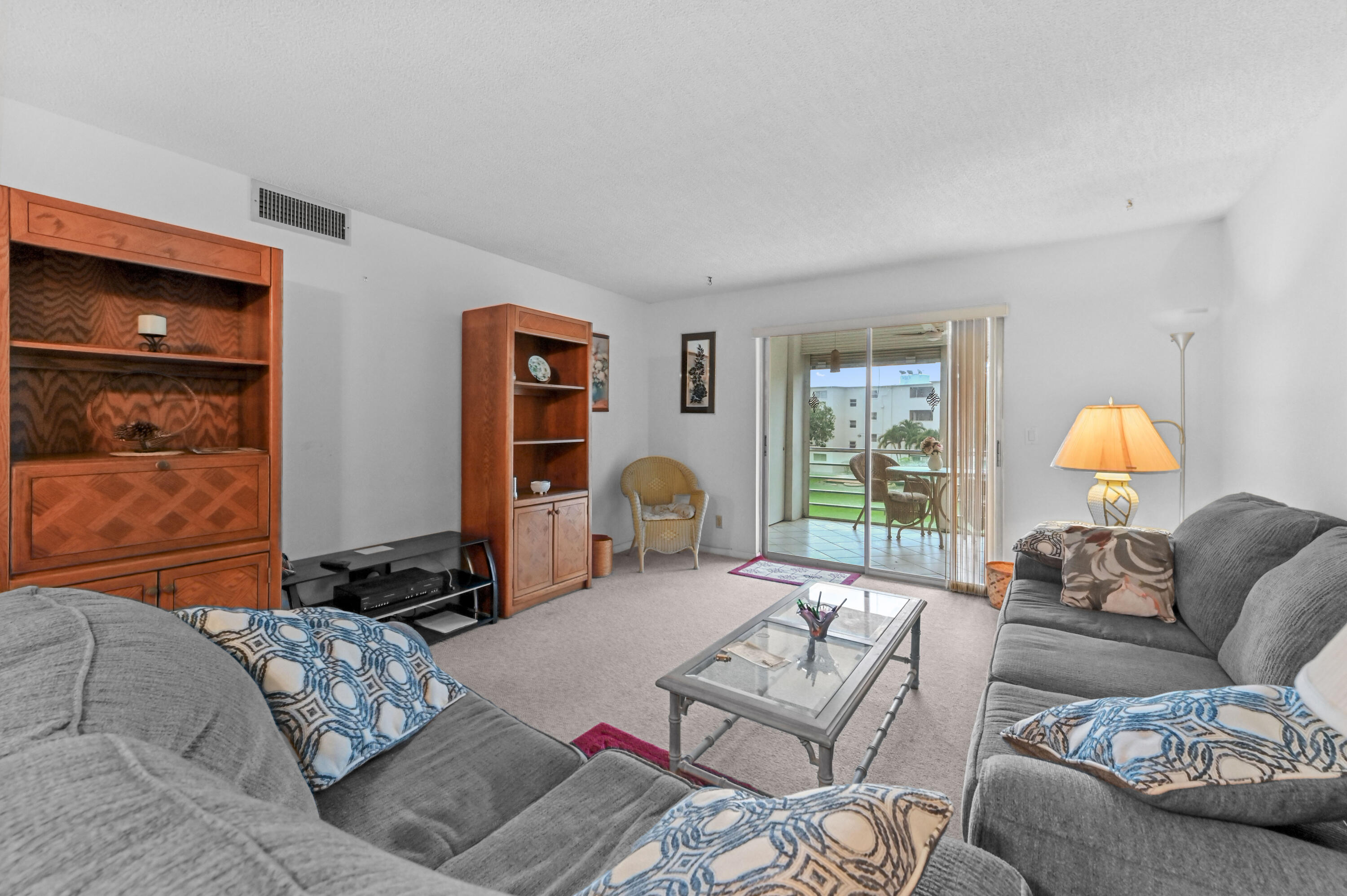 VILLAGE ROYALE GREENWOOD - Residential