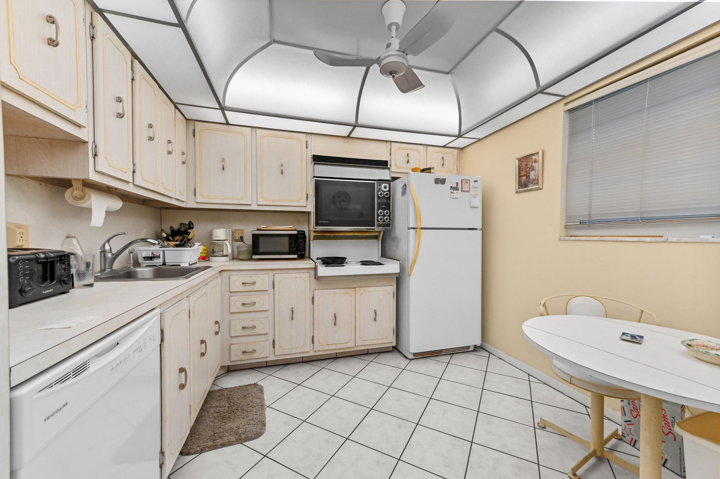 VILLAGE ROYALE GREENWOOD - Residential