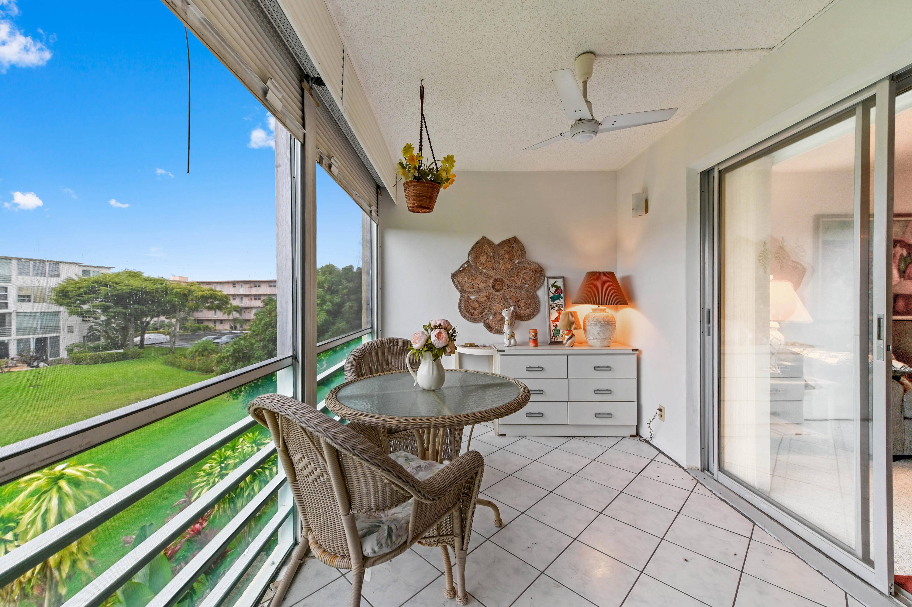 VILLAGE ROYALE GREENWOOD - Residential