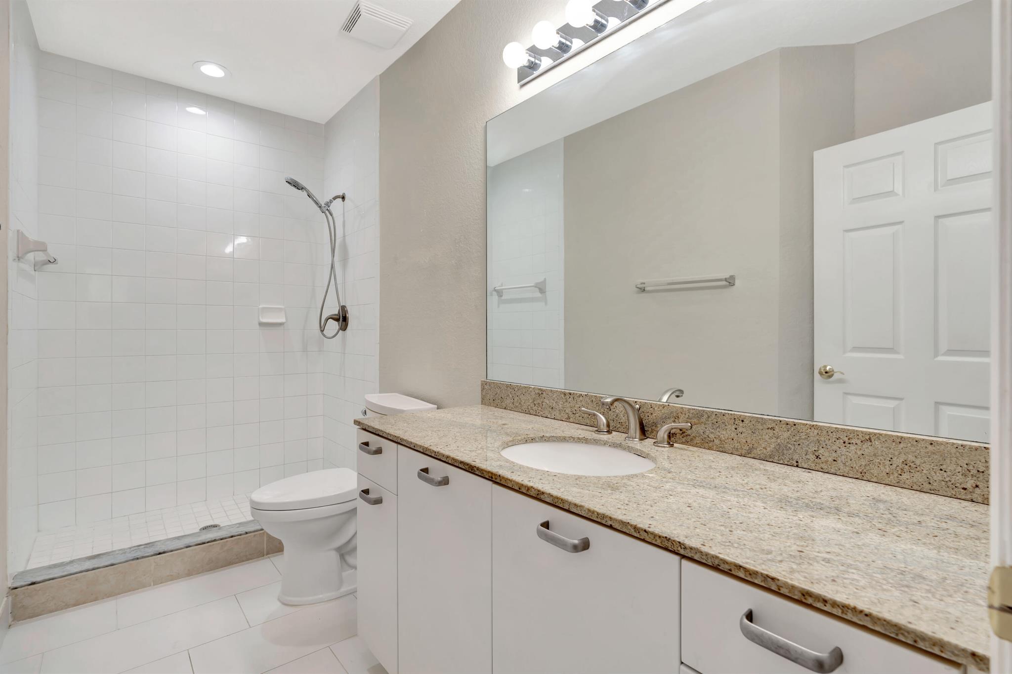 VILABELLA CENTRAL PARK CO - Residential