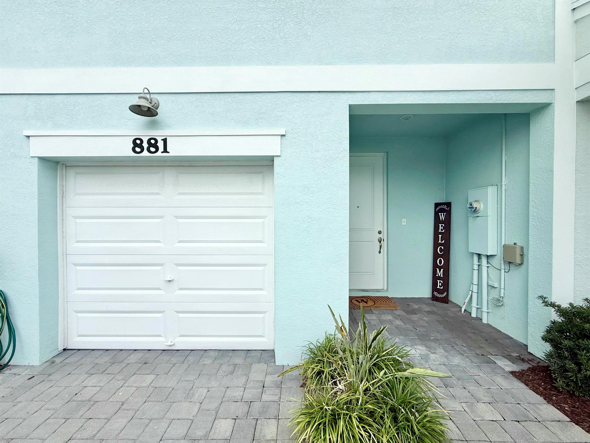 881 Seabright Avenue