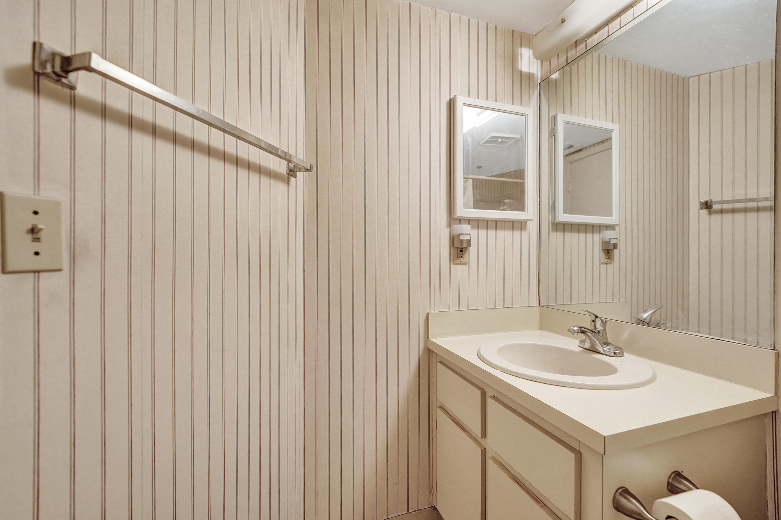 VIEWPOINTE CONDO - Residential