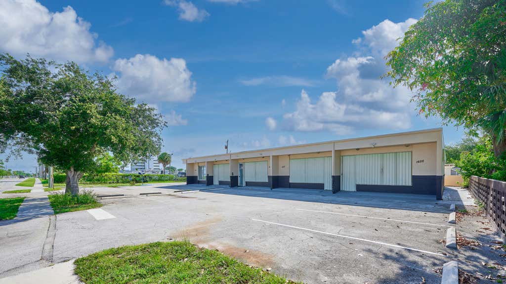 Photo of 1620 Avenue E, West Palm Beach, FL (MLS # B26045046)