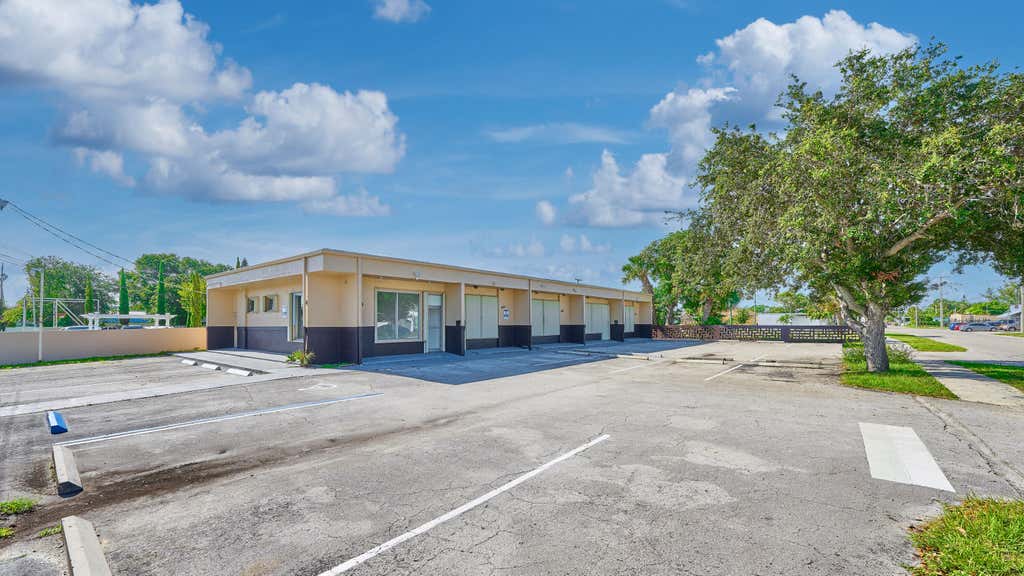 Photo of 1620 Avenue E, West Palm Beach, FL (MLS # B26045046)