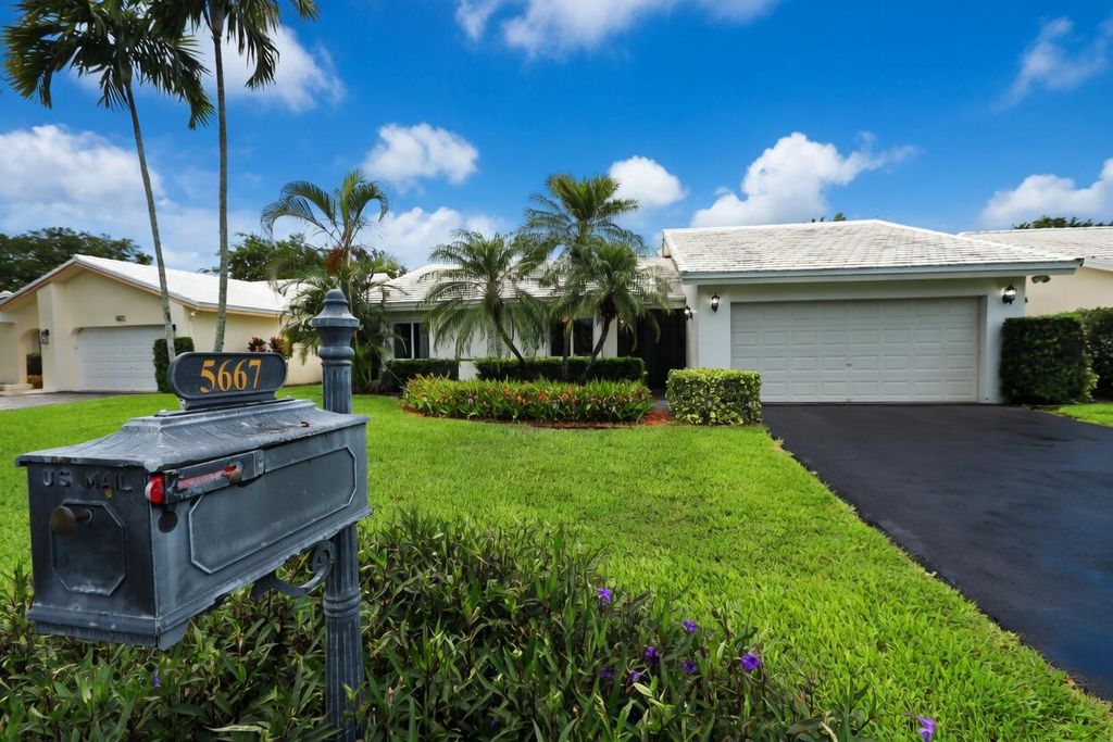 Photo of 5667 Cameo Drive N, Boca Raton, FL 33433 (MLS # B26012464)