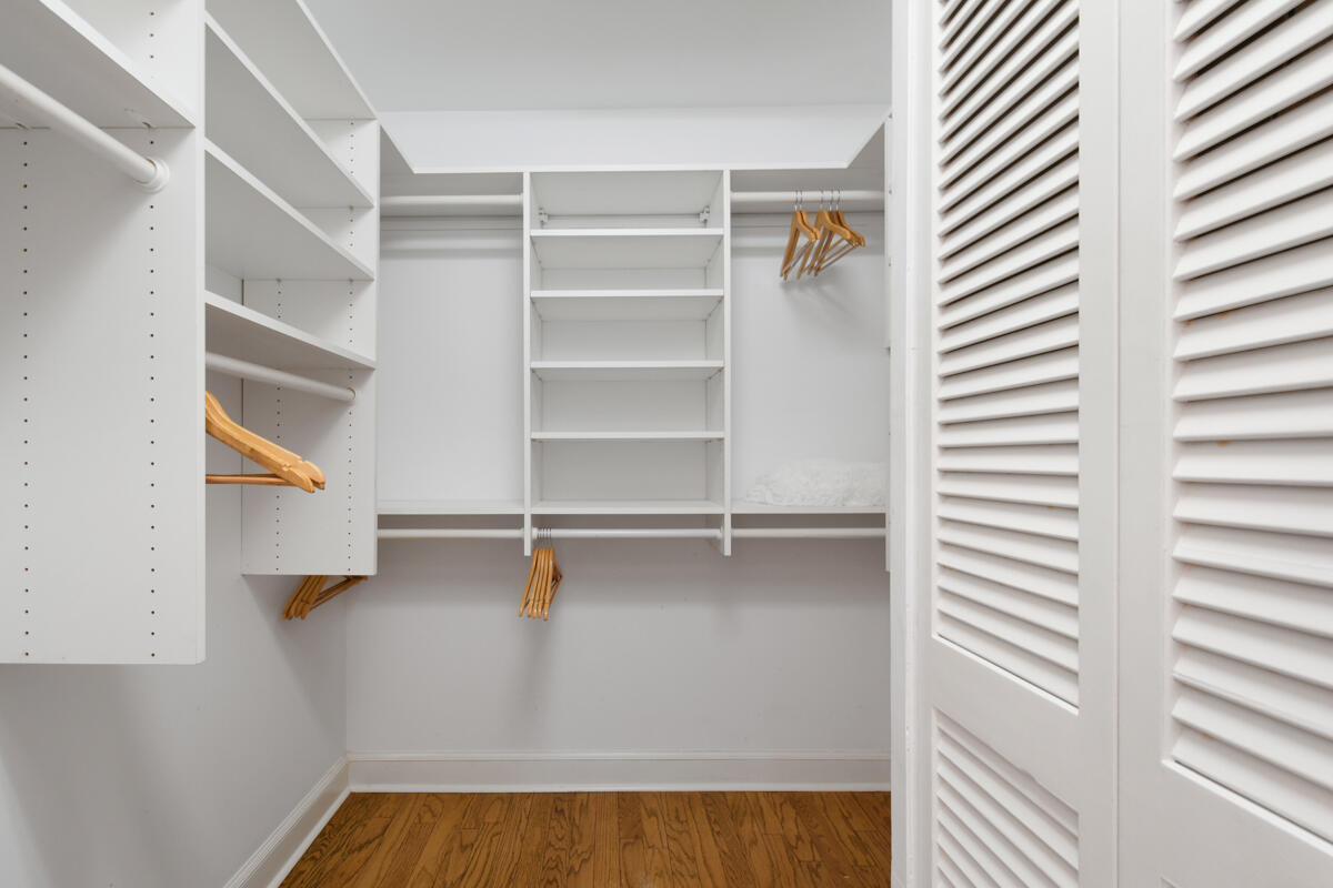 SEVEN OAKS ISLAND - Residential