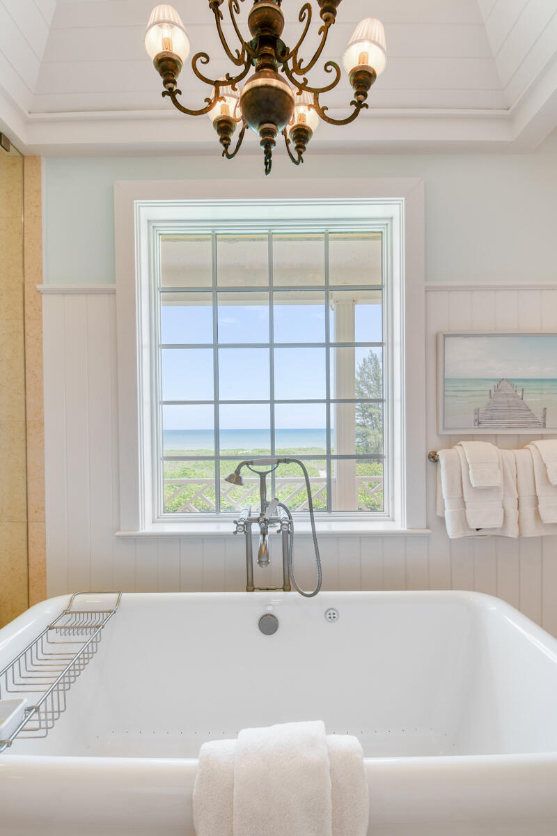 SEVEN OAKS ISLAND - Residential