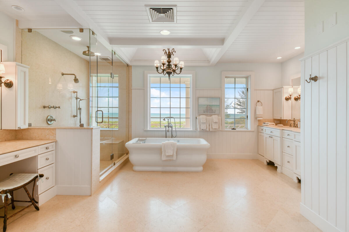 SEVEN OAKS ISLAND - Residential