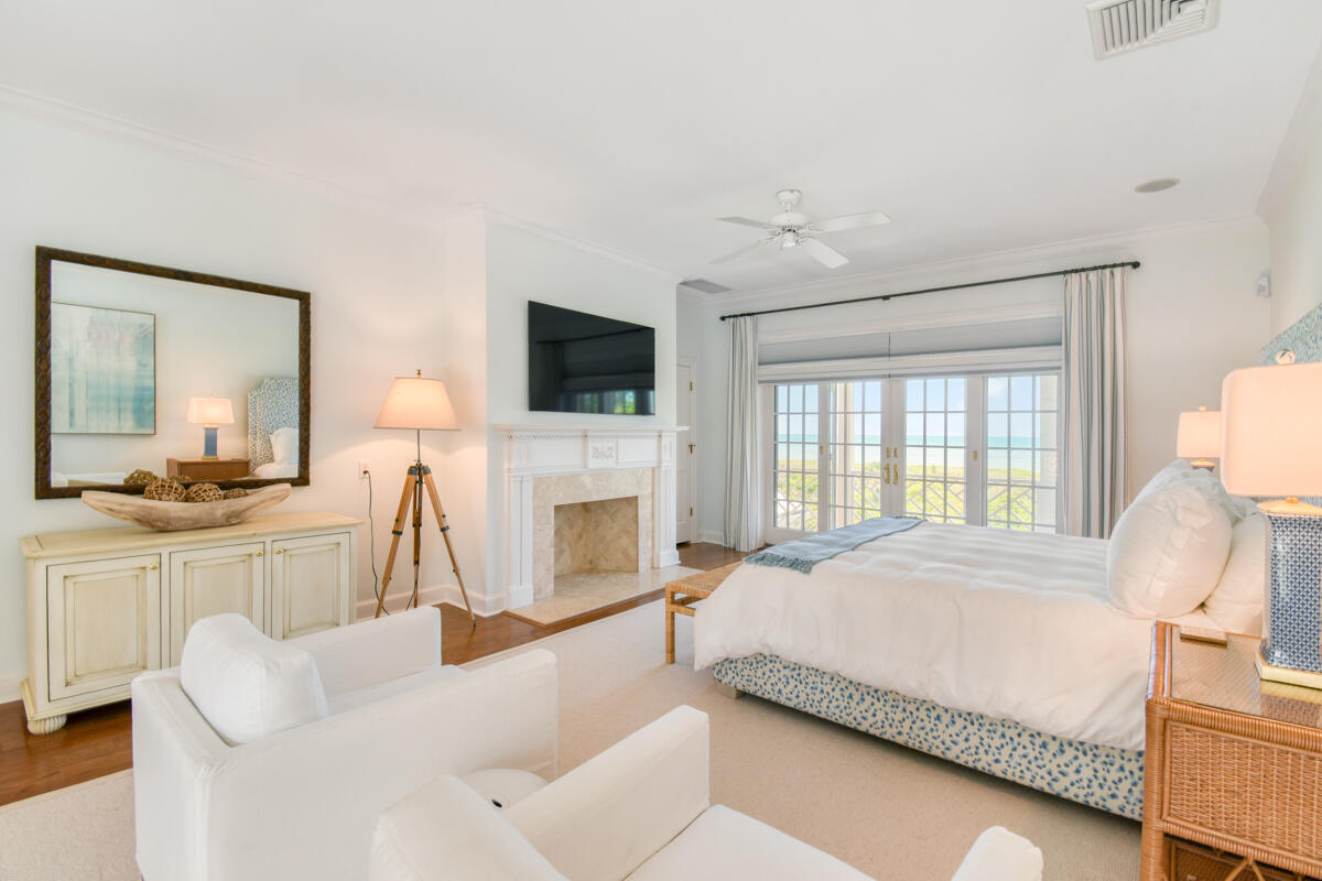 SEVEN OAKS ISLAND - Residential