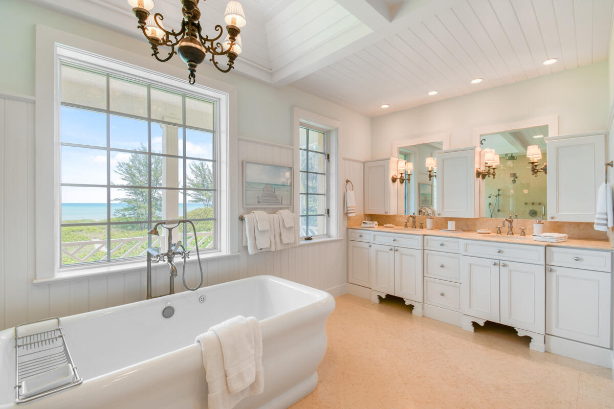 SEVEN OAKS ISLAND - Residential