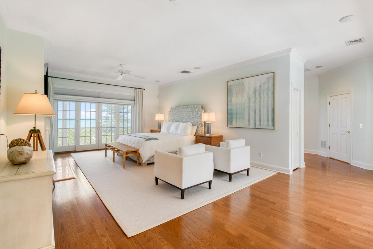 SEVEN OAKS ISLAND - Residential