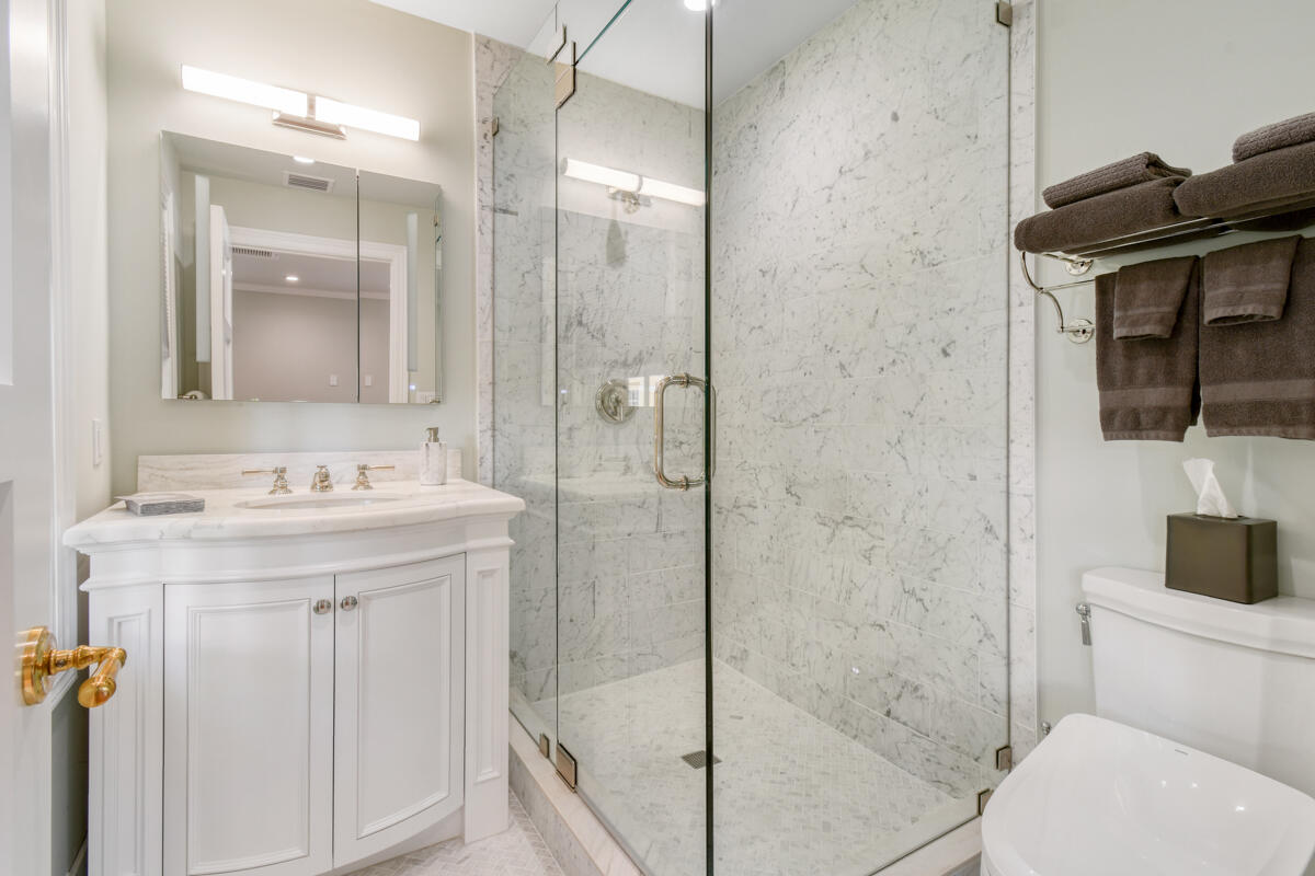 SEVEN OAKS ISLAND - Residential