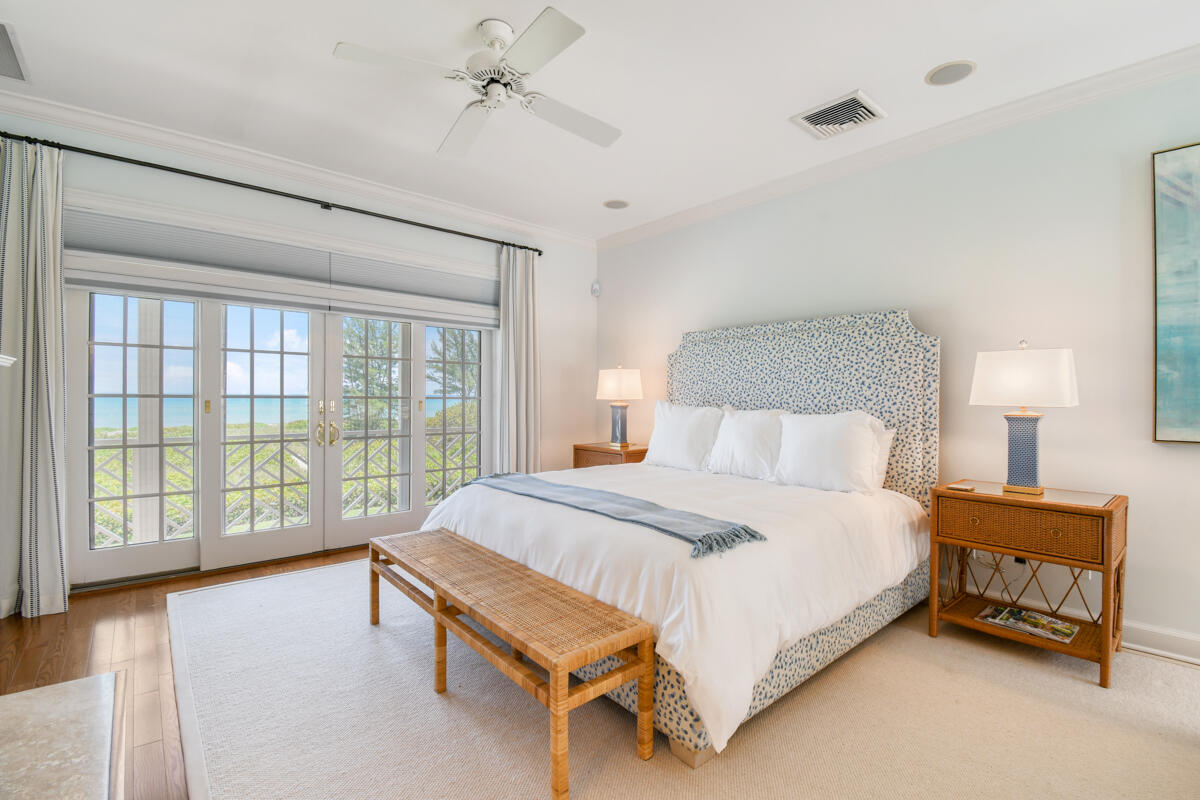 SEVEN OAKS ISLAND - Residential