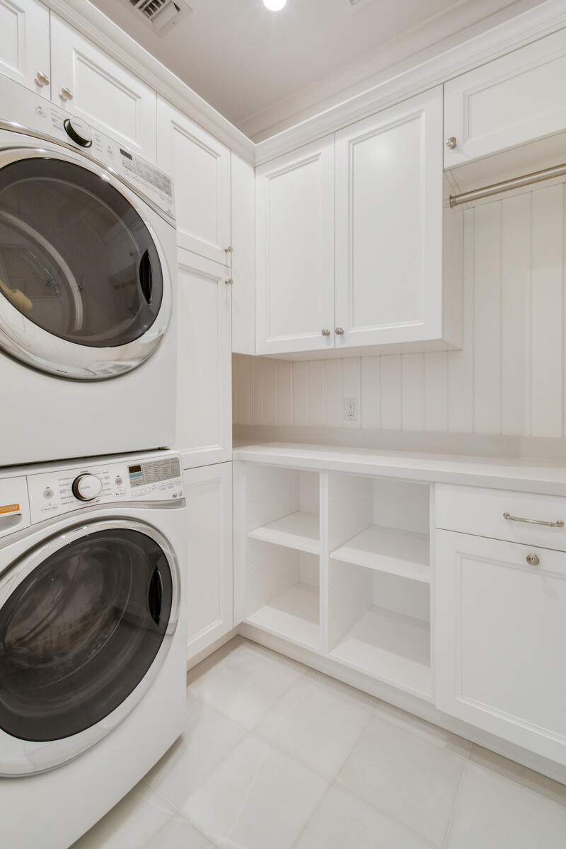 SEVEN OAKS ISLAND - Residential