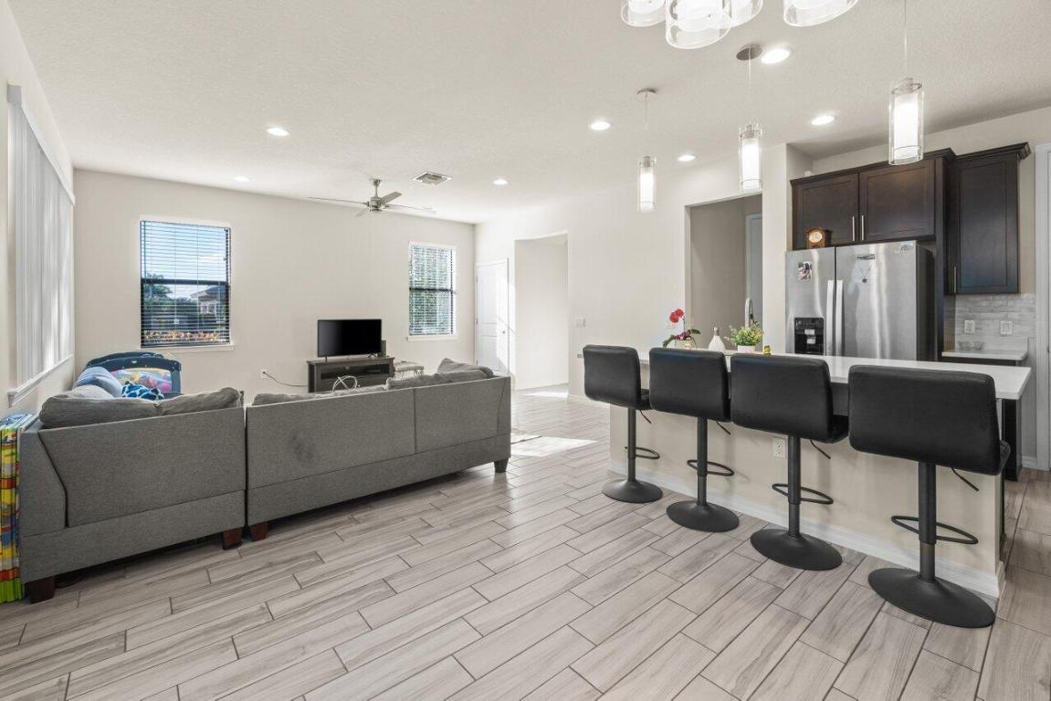 FIELDS AT GULFSTREAM POLO - Residential Lease