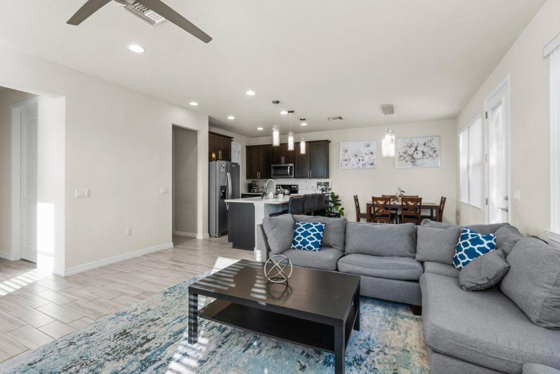 FIELDS AT GULFSTREAM POLO - Residential Lease