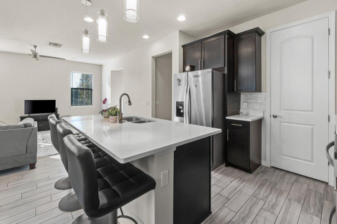 FIELDS AT GULFSTREAM POLO - Residential Lease