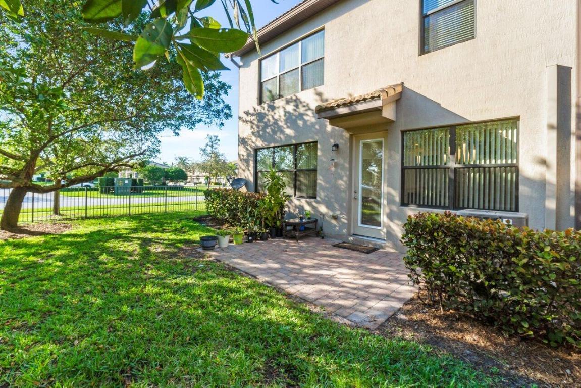 FIELDS AT GULFSTREAM POLO - Residential Lease