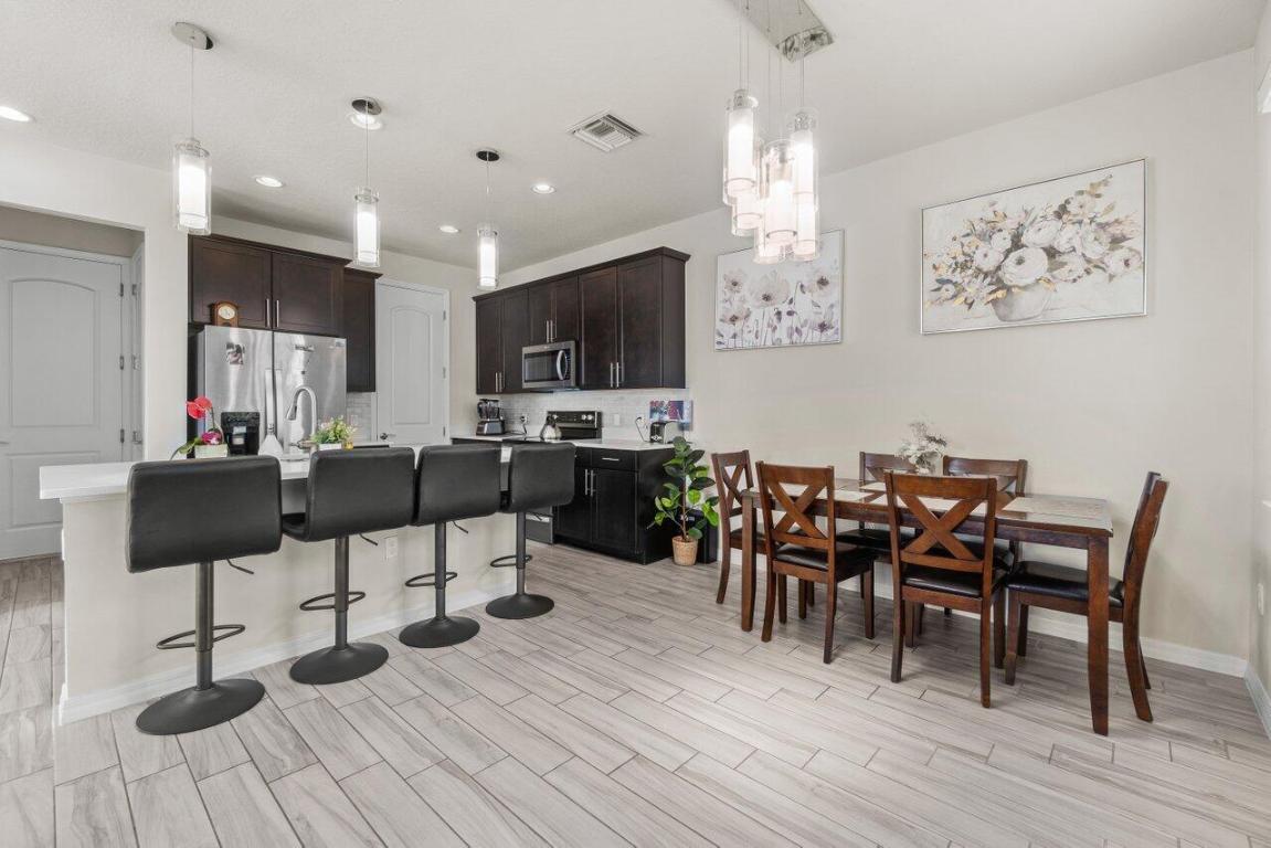 FIELDS AT GULFSTREAM POLO - Residential Lease