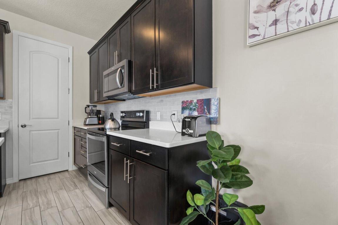 FIELDS AT GULFSTREAM POLO - Residential Lease