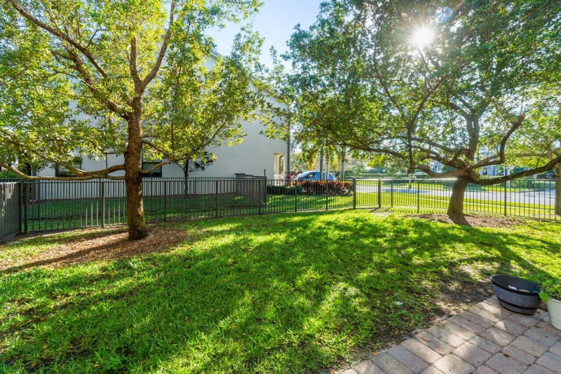 FIELDS AT GULFSTREAM POLO - Residential Lease