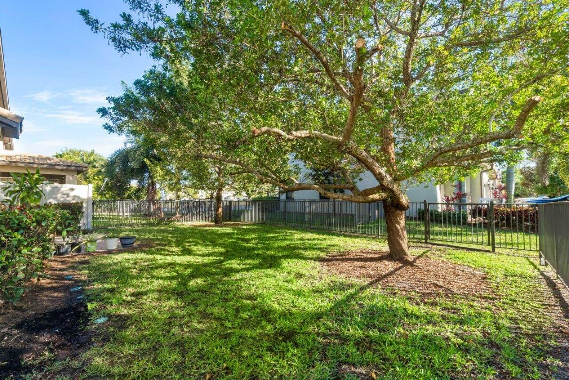 FIELDS AT GULFSTREAM POLO - Residential Lease