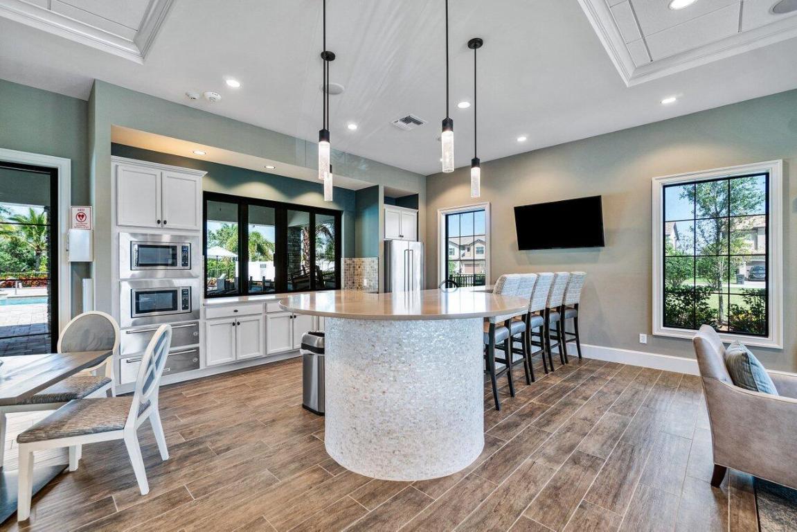 FIELDS AT GULFSTREAM POLO - Residential Lease