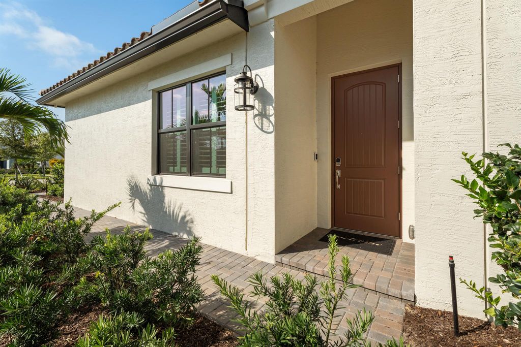 Photo of 27070 SW Viterbo Way, Port St Lucie, FL 34986 (MLS # R11092671)