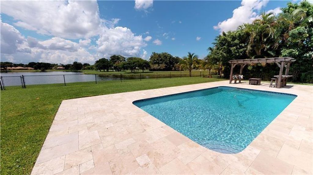 Photo of 424 NW 101st Avenue, Coral Springs, FL 33071 (MLS # B26001541)