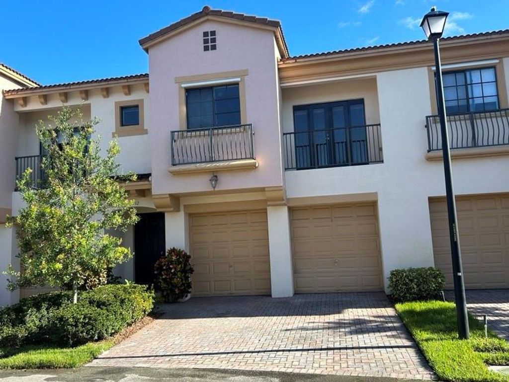 Photo of 6132 Grand Cypress Circle, Pompano Beach, FL 33073 (MLS # F10533788)