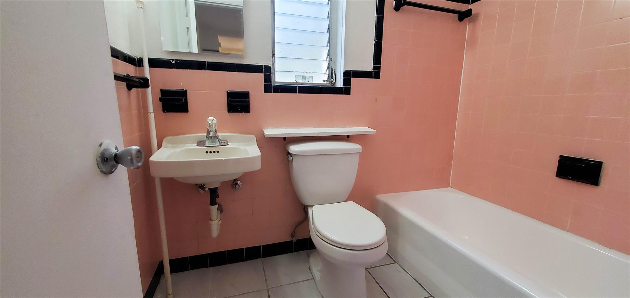 North Hollywood 4-1 B - Residential Lease
