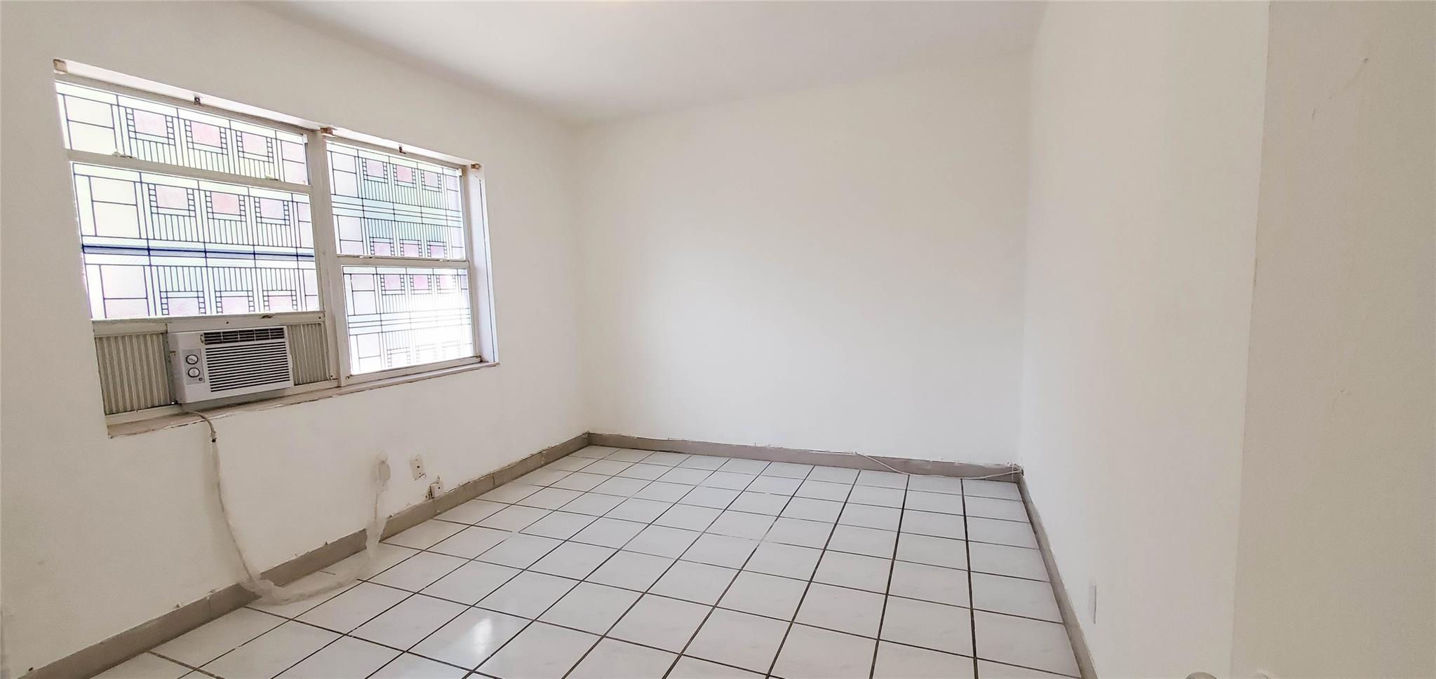 North Hollywood 4-1 B - Residential Lease