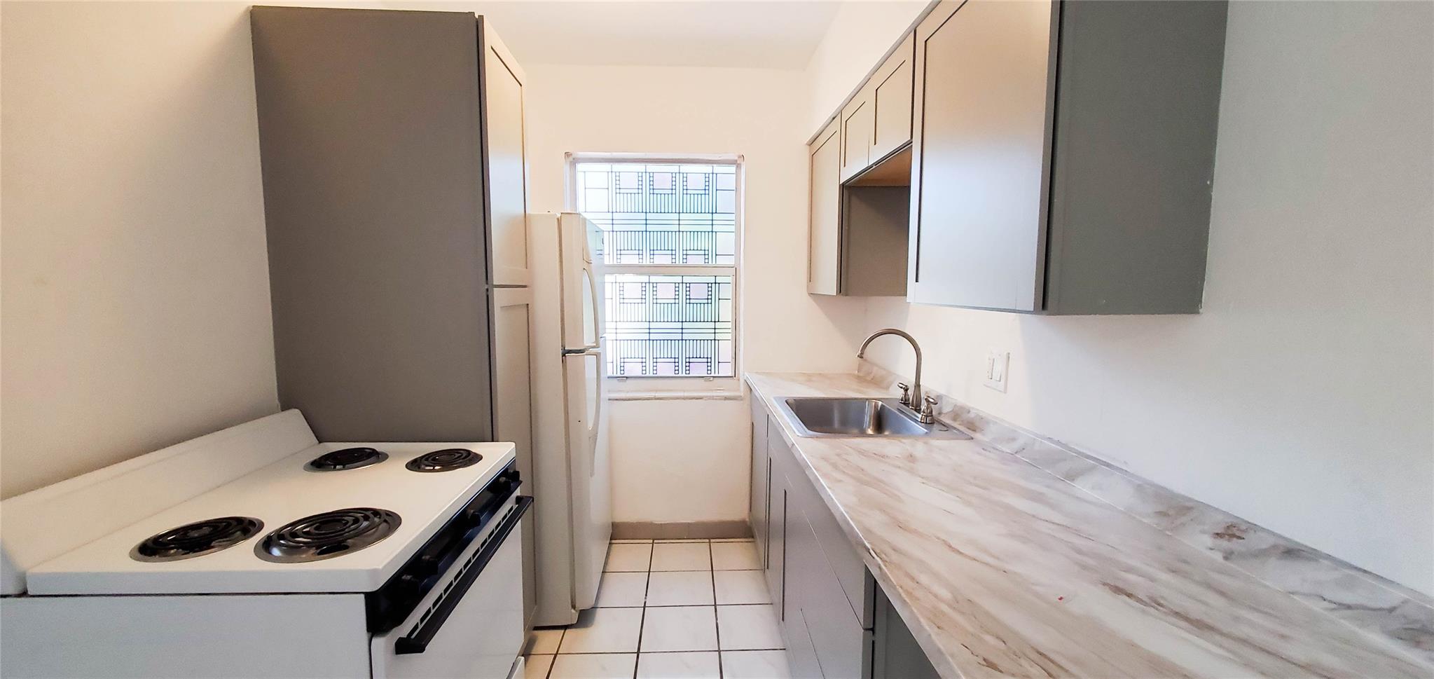North Hollywood 4-1 B - Residential Lease