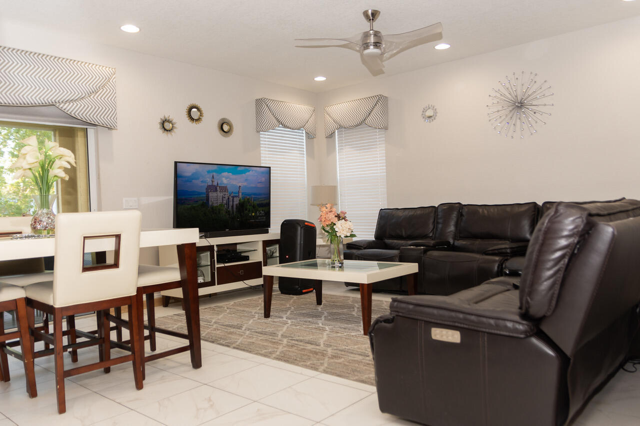 VIZCAYA FALLS PLAT 1 - Residential