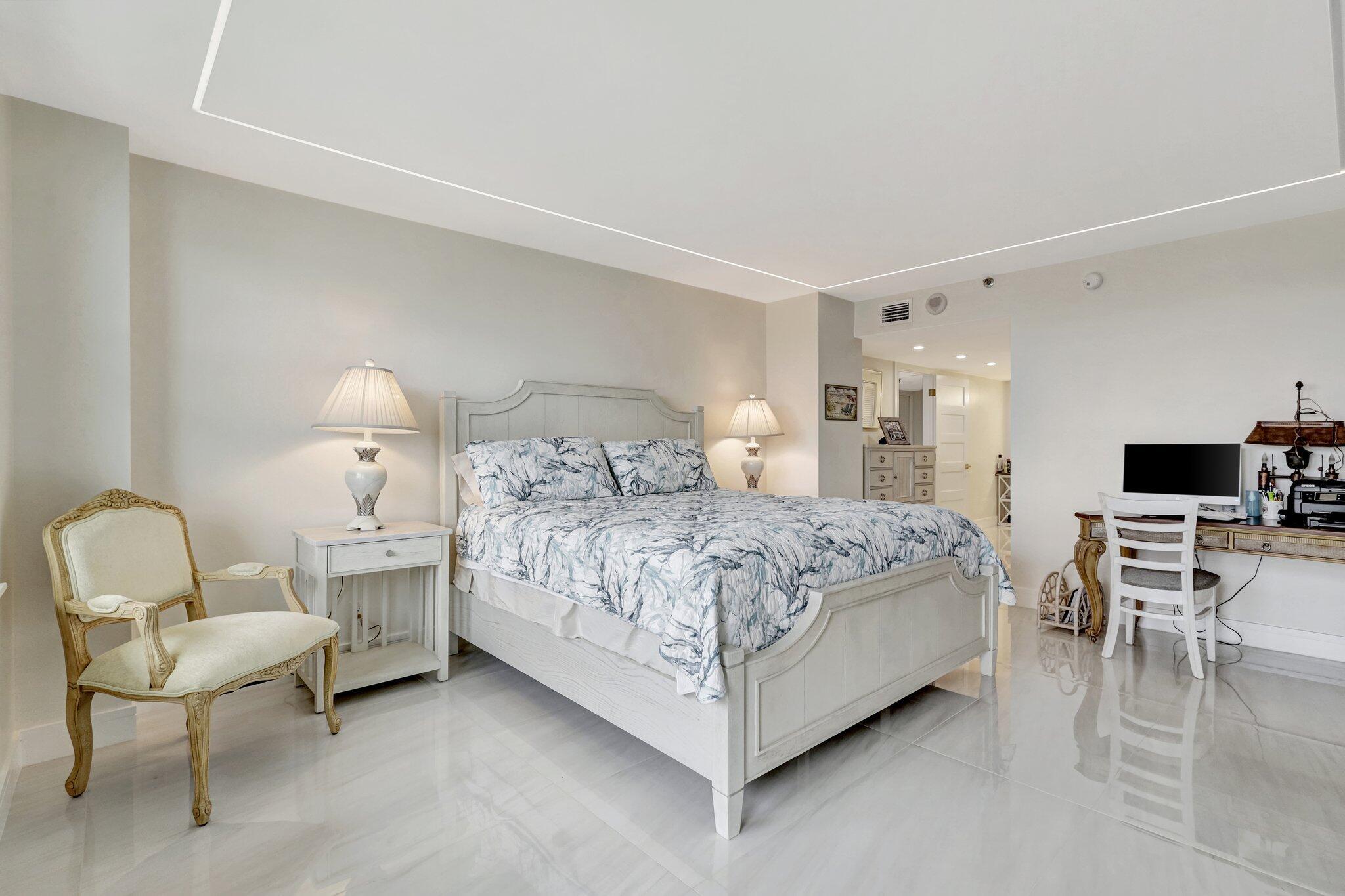 CARRON HOUSE CONDO - Residential