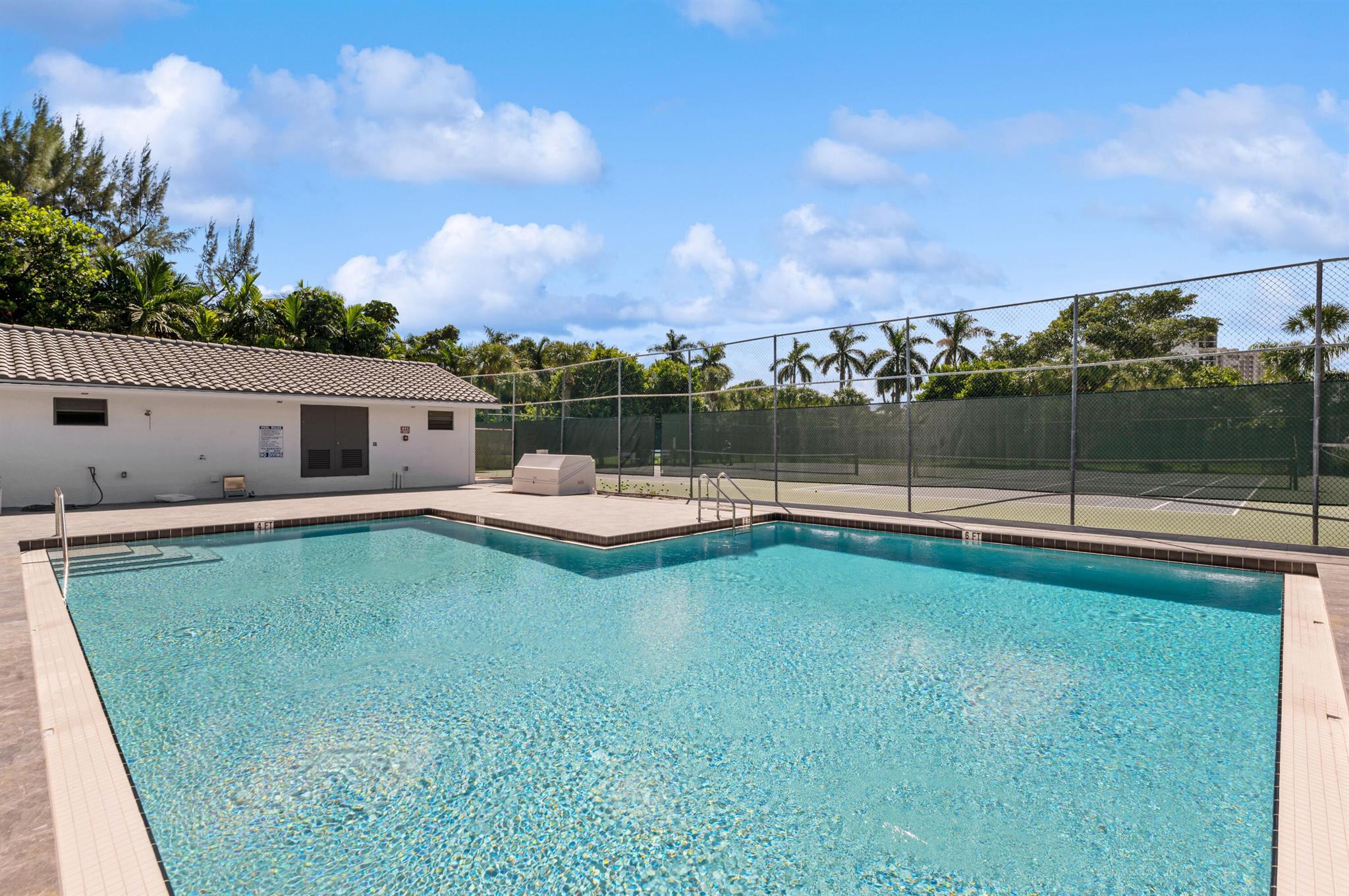 CARRON HOUSE CONDO - Residential