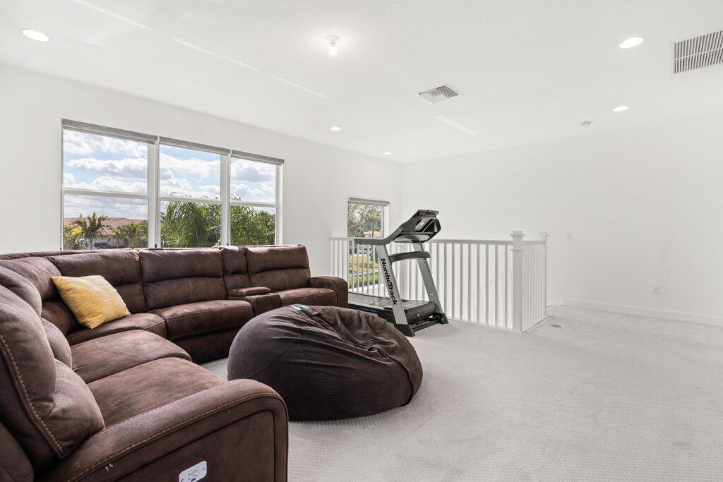 Lakes At Polo Trace HOA - Residential Lease