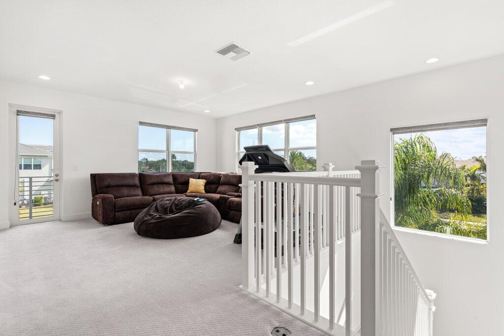 Lakes At Polo Trace HOA - Residential Lease