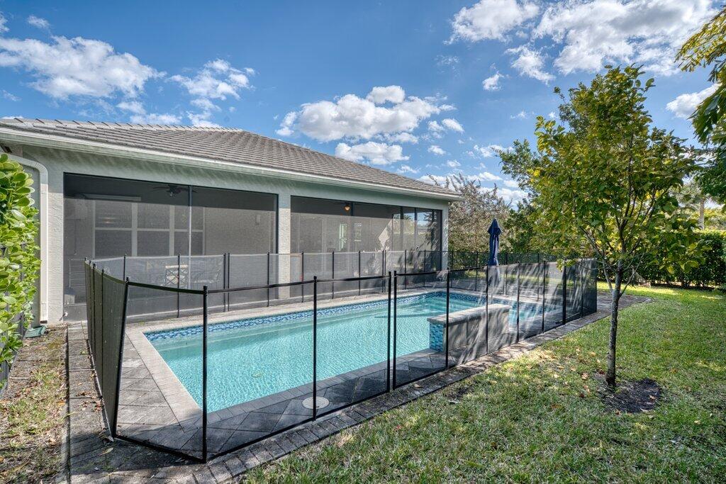 Lakes At Polo Trace HOA - Residential Lease