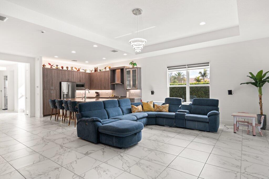 Lakes At Polo Trace HOA - Residential Lease