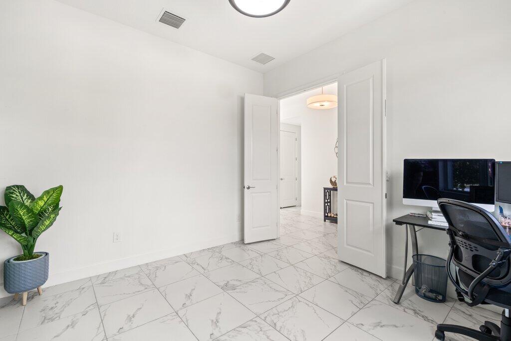 Lakes At Polo Trace HOA - Residential Lease