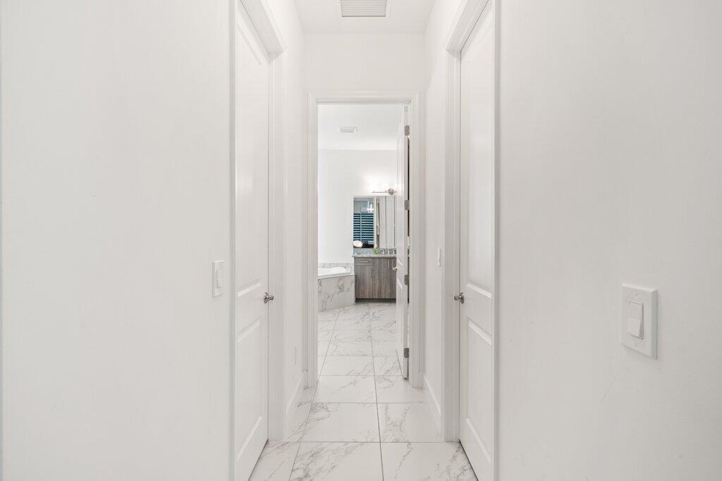 Lakes At Polo Trace HOA - Residential Lease